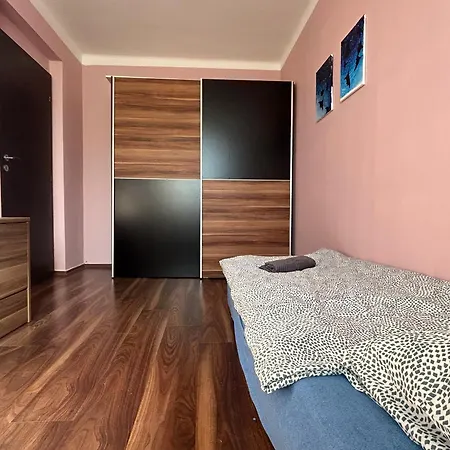 Rose Apartment *